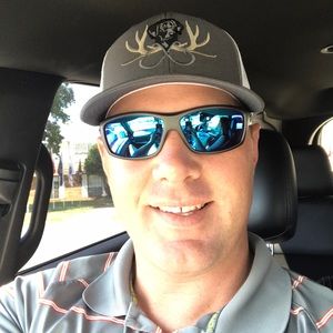 Meet your Posher, Clint